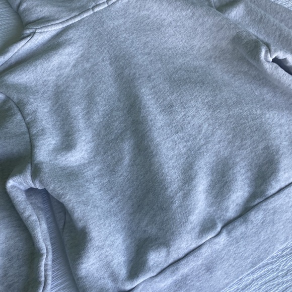 Brandy Melville Cropped Zip Up - Picture 7 of 7